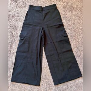 Lululemon Athletica black cropped wide leg pants - Size 4